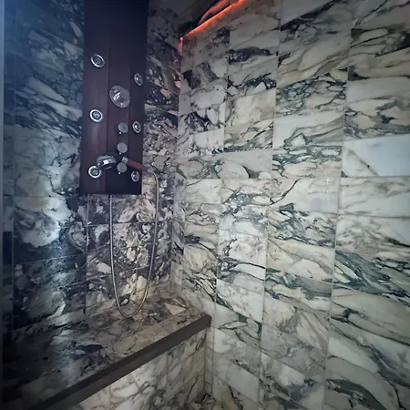 Elegant De Avec Patio לה רושל